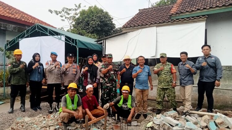 Danramil Pasar Kemis Hadiri Pembangunan RTLH di Desa Ketos