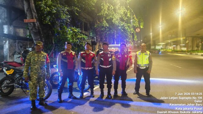 
					Blue Light Patrol Dini Hari, Polsek Johar Baru Perkuat Pengamanan dan Cegah Tawuran Warga