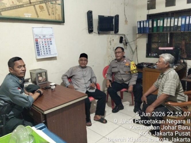 
					Poskamling Jadi Benteng Keamanan, Polisi Ajak Warga Tingkatkan Kepedulian Lingkungan