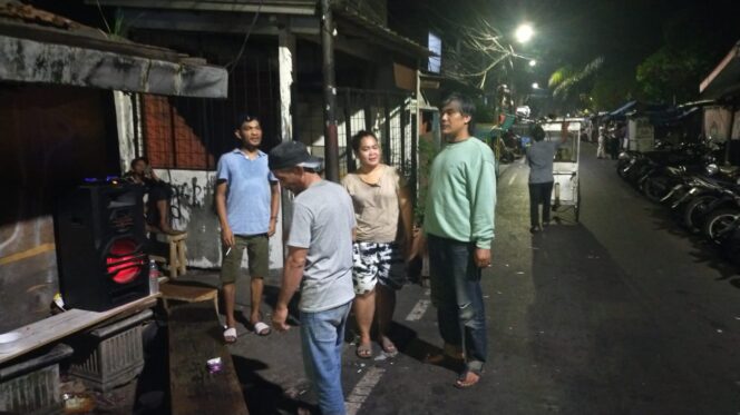 
					Respon Cepat Laporan Warga 110, Polsek Johar Baru Amankan Situasi Kamtibmas di Tanah Tinggi