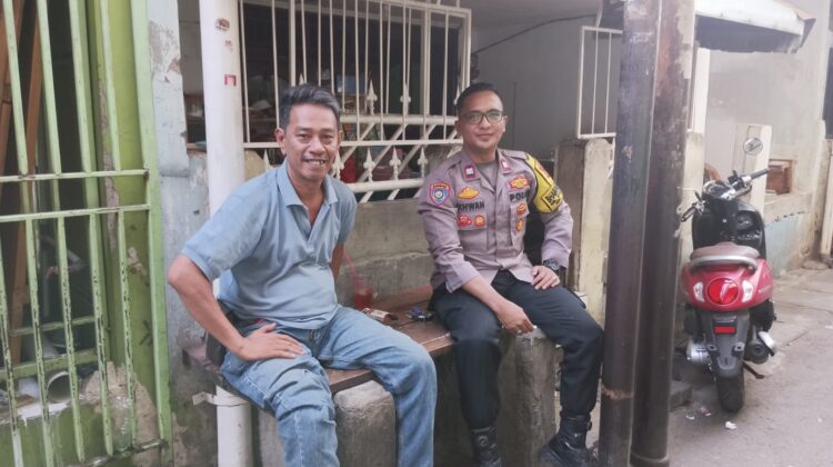 Sambang Humanis Perkuat Kamtibmas, Polisi dan Warga Kampung Rawa Bersinergi Jaga Lingkungan Tetap Kondusif