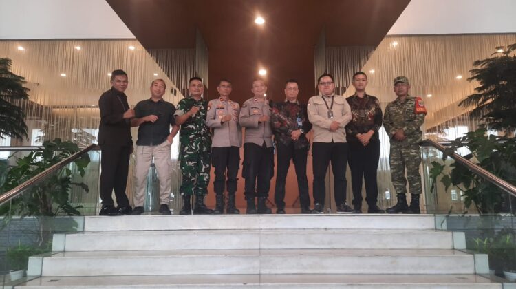 Sinergi TNI – Polri Amankan Ibadah Minggu di Gedung Annex Building Menteng