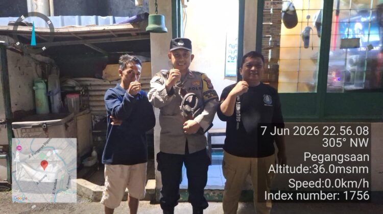 Sambang Satkamling, Bhabinkamtibmas Pegangsaan Ajak Warga RW 02 Perkuat Keamanan Lingkungan