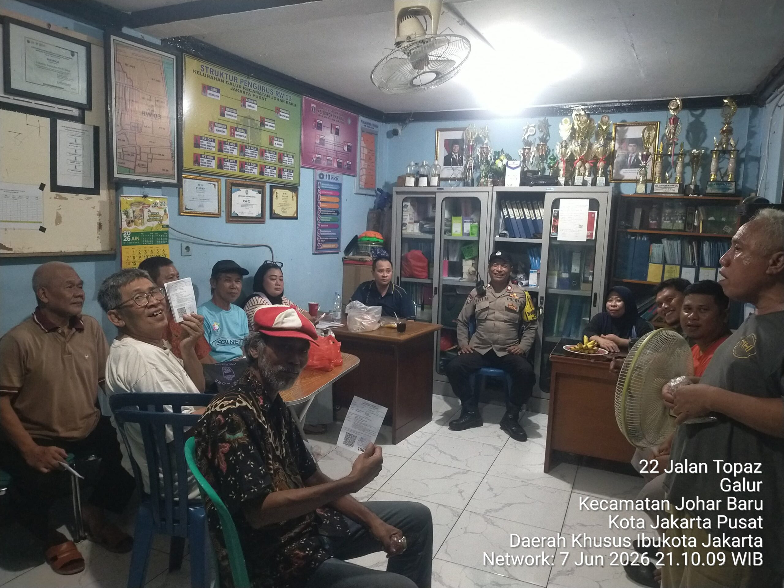 Sambang Pos Kamling RW 03 Galur, Polri dan Warga Perkuat Sinergi Jaga Kamtibmas
