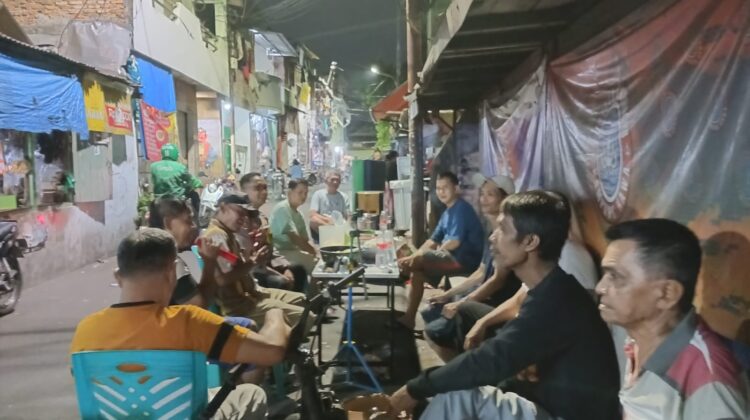 Rajut Kebersamaan di Pos Kamling, Polri dan Warga Persempit Ruang Gerak Pelaku Kejahatan