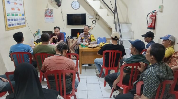 Satu Meja, Satu Tujuan: Warga dan Polri Bersinergi Wujudkan Kampung Rawa Aman