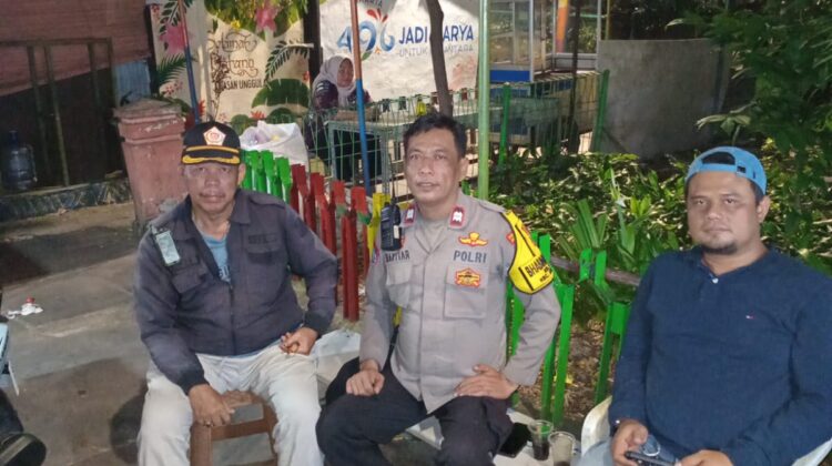 Pos Kamling Tetap Menyala, Warga dan Polri Perkuat Kewaspadaan di Tengah Malam