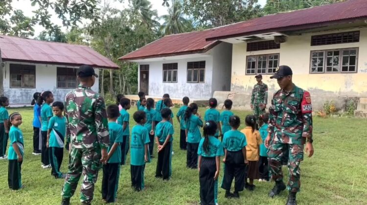 Yonarmed 12 Kostrad Tanamkan Disiplin dan Jiwa Nasionalisme kepada Generasi Perbatasan Melalui Pelatihan PBB
