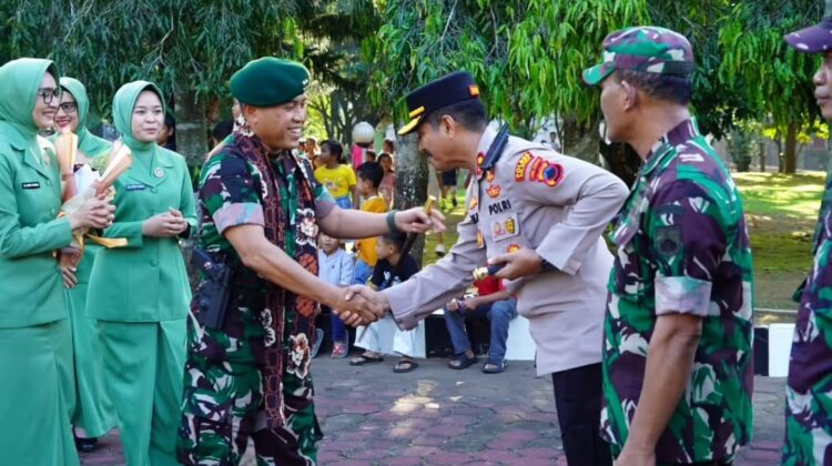 Pangdivif 2 Kostrad Pastikan Kesejahteraan Keluarga Prajurit Yonif 411 Kostrad Selama Penugasan