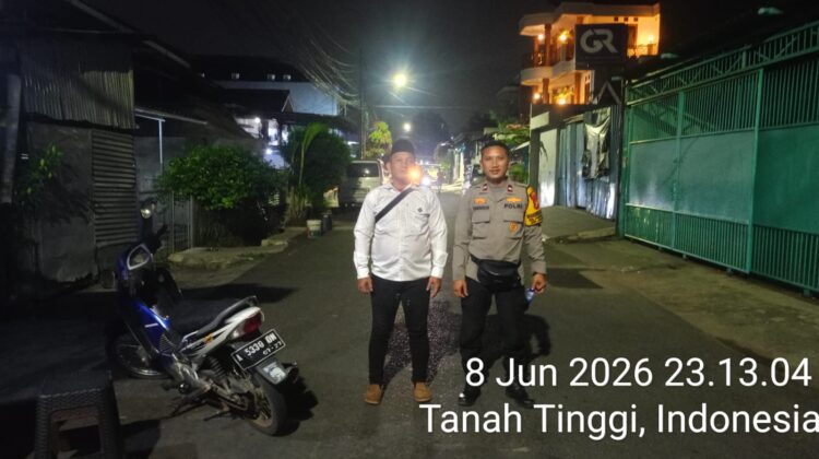 Patroli Satkamling, Bhabinkamtibmas Tanah Tinggi Perkuat Sinergi Keamanan Lingkungan