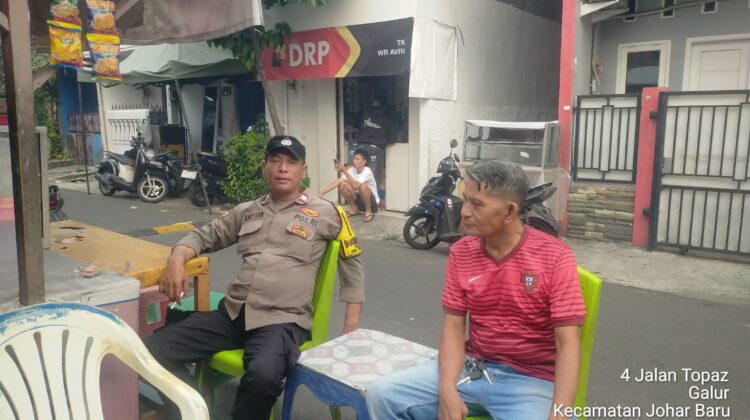 Bhabinkamtibmas Galur Perkuat Kedekatan dengan Warga Lewat Sambang Kamtibmas di RW 02
