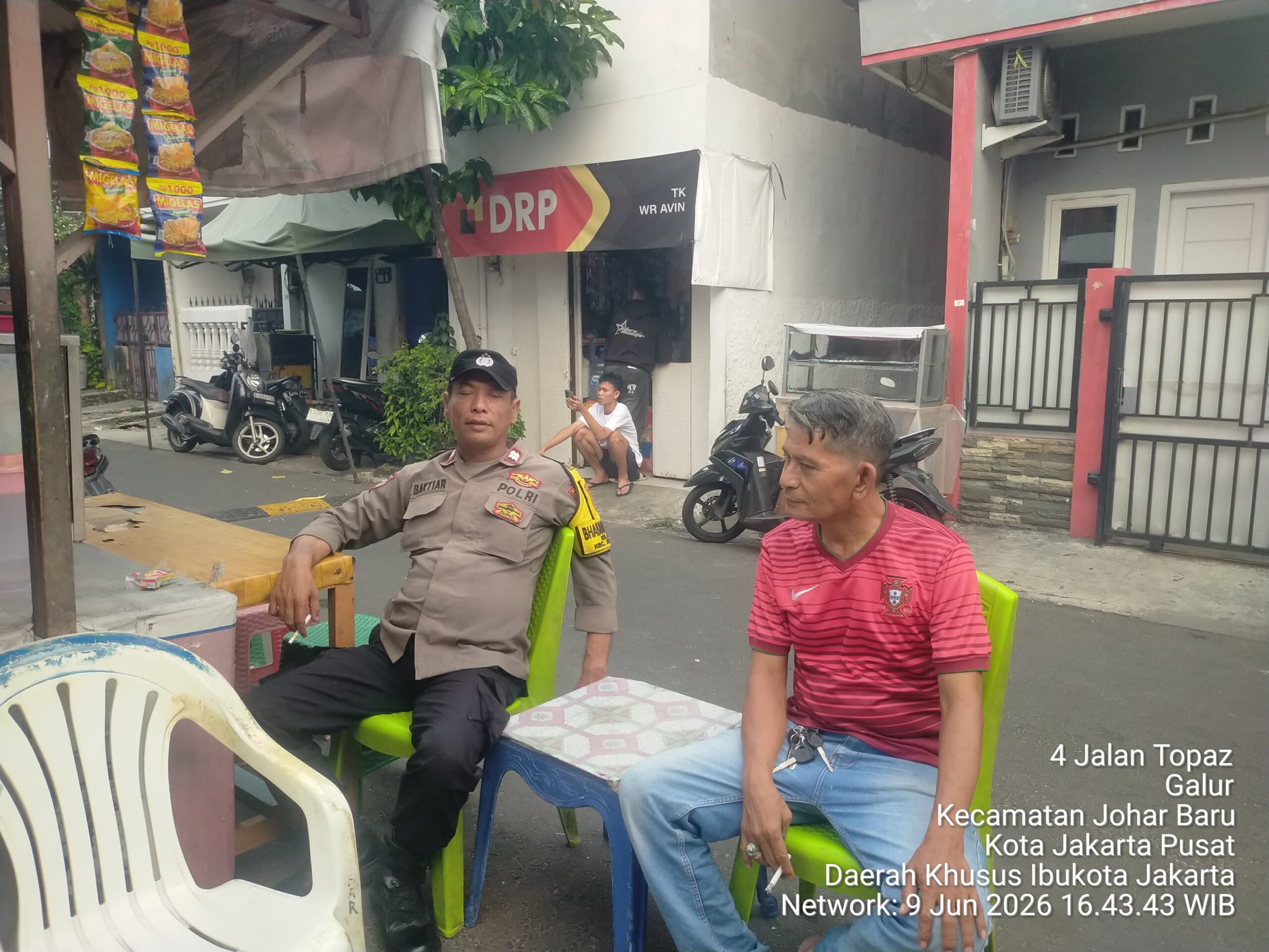Bhabinkamtibmas Galur Perkuat Kedekatan dengan Warga Lewat Sambang Kamtibmas di RW 02