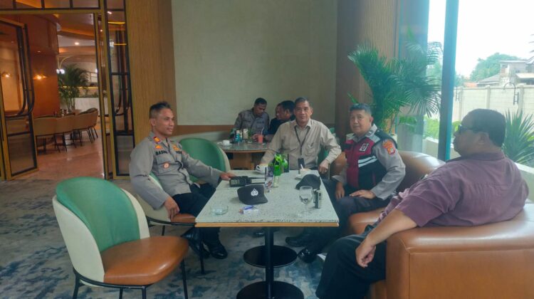 Polsek Senen Gelar Apel Pengamanan Kongres III Konfederasi Persatuan Buruh Indonesia di Hotel Acacia
