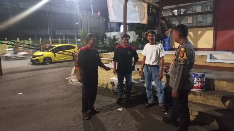 Sinergi Polisi dan Warga, Sambang Pos Kamling RW 10 Kebon Kacang Berjalan Humanis