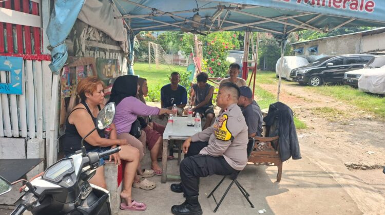 Duduk Bersama Warga, Bhabinkamtibmas Gunung Sahari Selatan Rawat Keamanan dengan Kepedulian