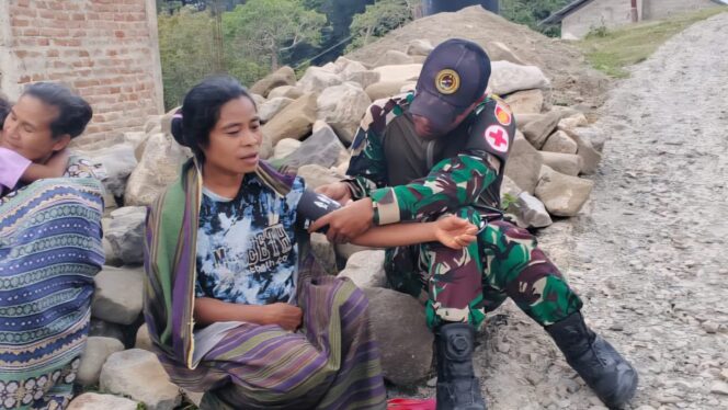 
					Jangkau Pelosok Perbatasan, Yonarmed 12 Kostrad Pastikan Kesehatan Warga Tetap Terjaga