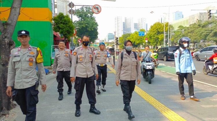 Tiga Pilar Paseban Tertibkan PKL di Sepanjang Jalan Kramat Raya hingga Salemba Raya