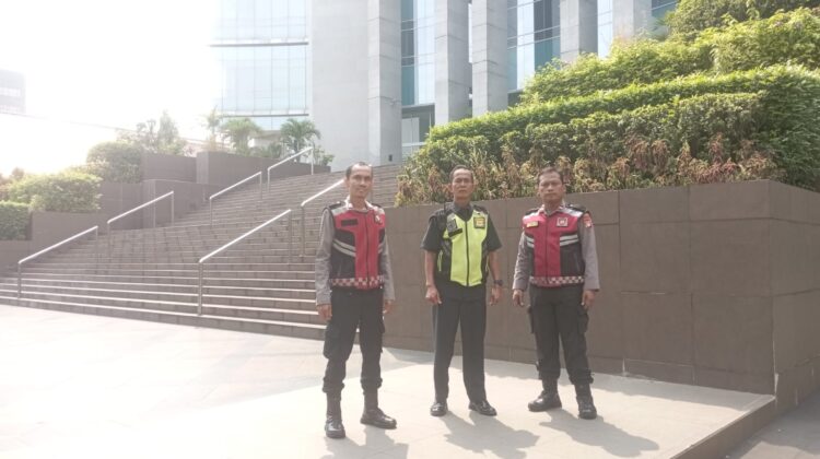 Patroli Objek Vital, Samapta Polsek Senen Sambangi Sejumlah Instansi dan SPBU