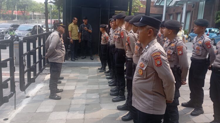 Jelang Aksi Unjuk Rasa, Personel Gabungan Gelar Apel Pengamanan di Kawasan Bank BRI Sudirman