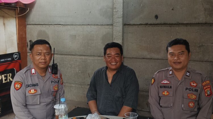 Personil Polsek Metro Gambir Hadir Melaksanakan Patroli Dialogis Antisipasi Gangguan Kamtibmas di Kebon Kelapa