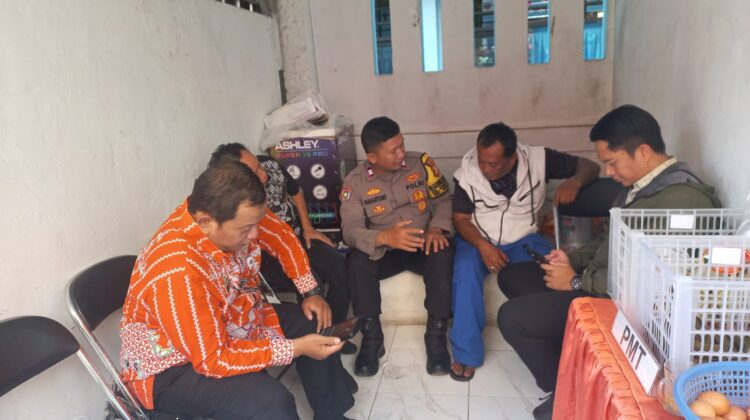 Bhabinkamtibmas Kebon Kacang Intensifkan Sambang Warga dan Sampaikan Imbauan Kamtibmas di RW 08
