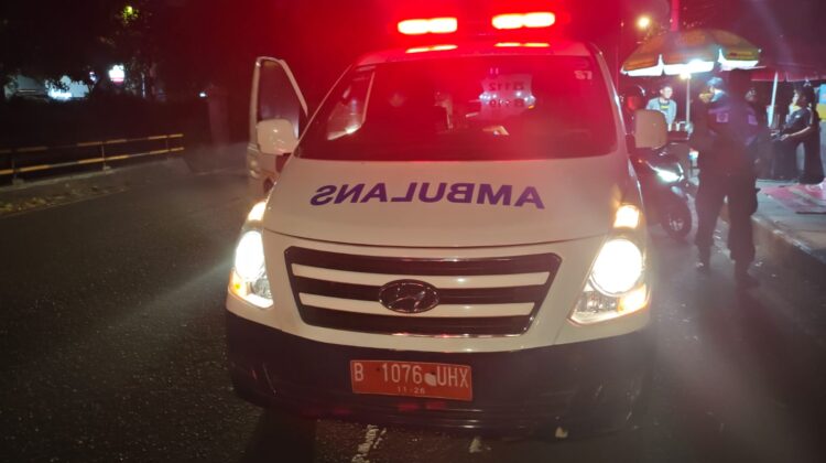 Quick Response Polsek Metro Tanah Abang Berikan Pertolongan Cepat kepada Korban Kecelakaan