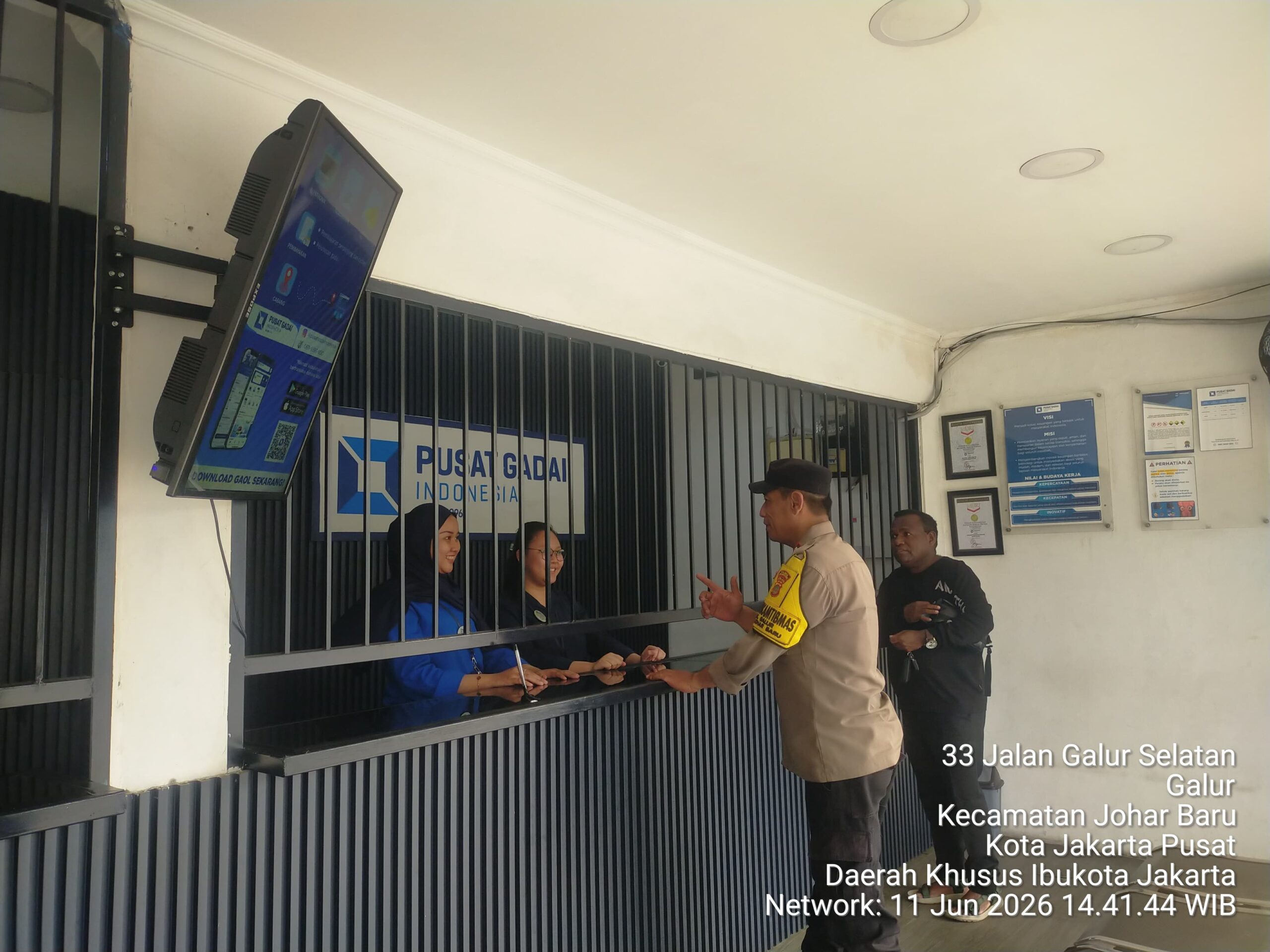 Polisi Sambangi Pelaku Usaha, Perkuat Sinergi Jaga Kamtibmas di Johar Baru