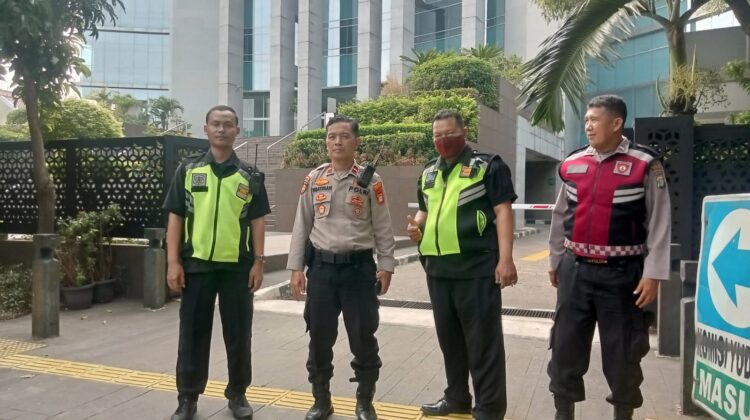 Patroli Sambang Objek Vital, Unit Samapta Polsek Senen Pastikan Situasi Wilayah Tetap Kondusif