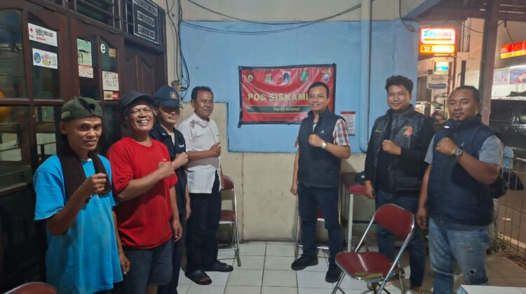 Polsek Senen Sambangi Pos Siskamling RW 07 Kramat, Ajak Warga Perkuat Keamanan Lingkungan