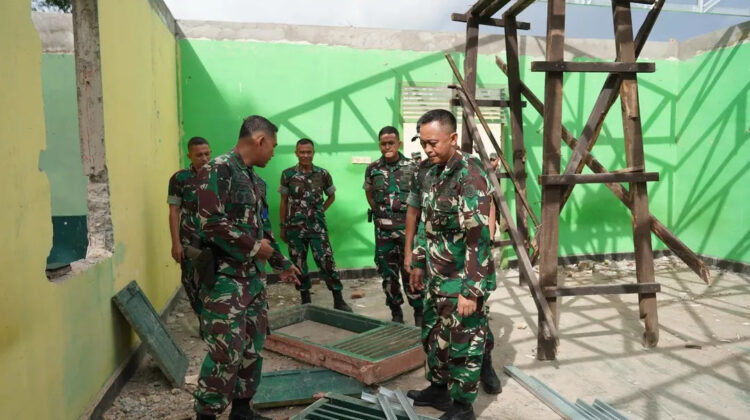 Pastikan Pembangunan Berjalan Optimal, Pangdivif 3 Kostrad Tinjau Progres Rehabilitasi Fasilitas Satuan Jajaran Brigif 3 Kostrad