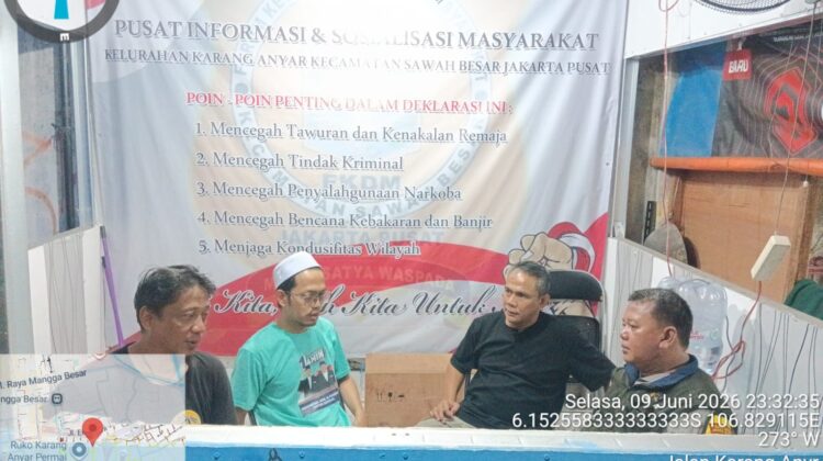 Perkuat Sinergitas, Polri dan Warga Jaga Kamtibmas di Pos Jaga Jakarta Karang Anyar