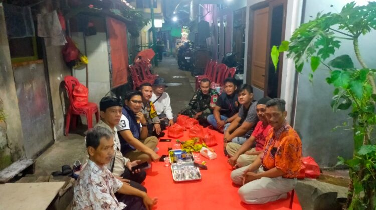 Sambang Pos Siskamling, Polsek Johar Baru Perkuat Kemitraan dengan Warga