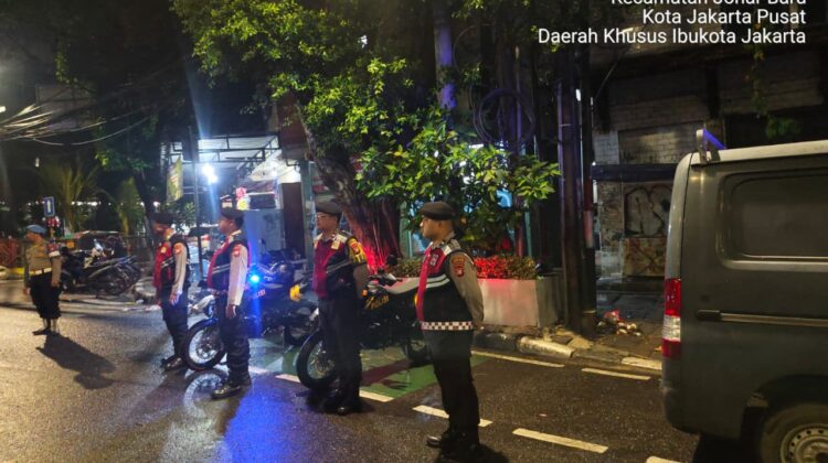 Patroli Strong Point Dini Hari, Polsek Johar Baru Antisipasi Tawuran dan Kejahatan Jalanan