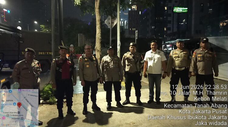 Kapolsek Metro Menteng Pimpin Patroli di Jalan Dukuh Atas, Pantau Bubaran Aksi Mahasiswa