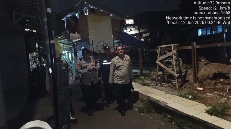 Patroli Dialogis di Menteng Tenggulun, Polisi Perkuat Pengamanan Lingkungan