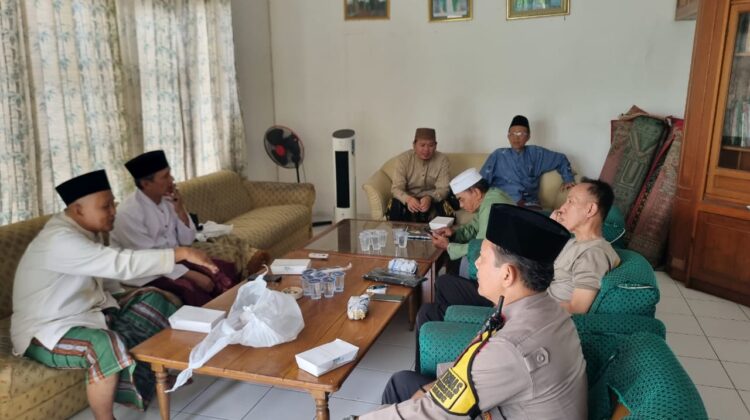 Melalui Sambang Tokoh Agama, Bhabinkamtibmas Karet Tengsin Wujudkan Situasi Aman dan Sejuk di Tengah Masyarakat