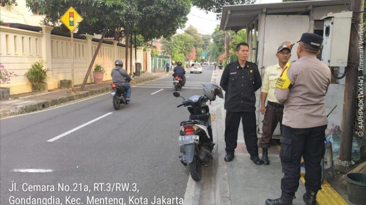 Bhabinkamtibmas Sambangi Jalan Cemara, Perkuat Pengawasan Lingkungan Cegah Kriminalitas
