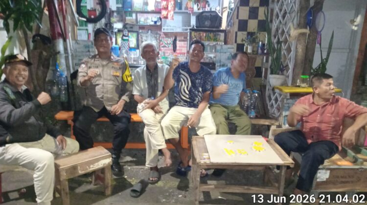 Sambang Pos Kamling RW 02 Galur, Bhabinkamtibmas Perkuat Kemitraan Warga Jaga Keamanan Lingkungan