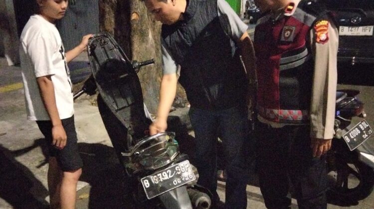 Polsek Senen Gelar Razia Stasioner Dini Hari, Dua Sepeda Motor Diamankan