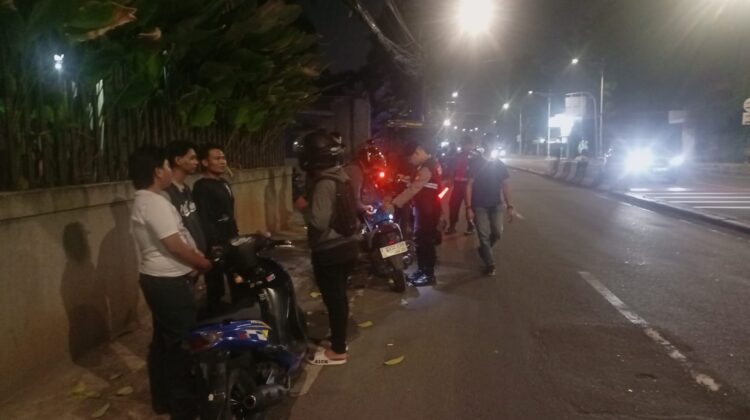 Patroli dan Razia Stasioner, Upaya Polsek Metro Tanah Abang Menjaga Kamtibmas Tetap Kondusif