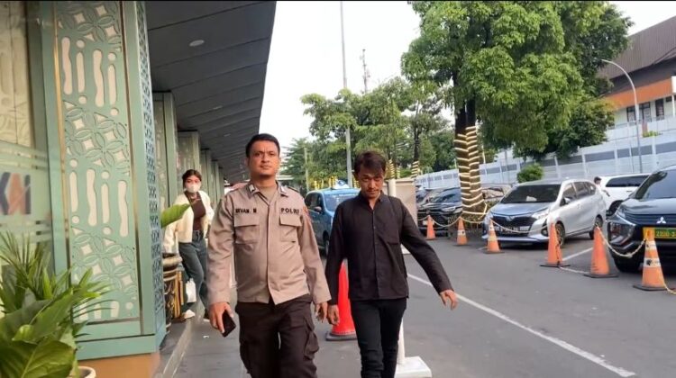 Tergerak oleh Kepedulian, Personel Polsek Kemayoran Bantu Korban Dugaan Penipuan Kerja Pulang ke Malang