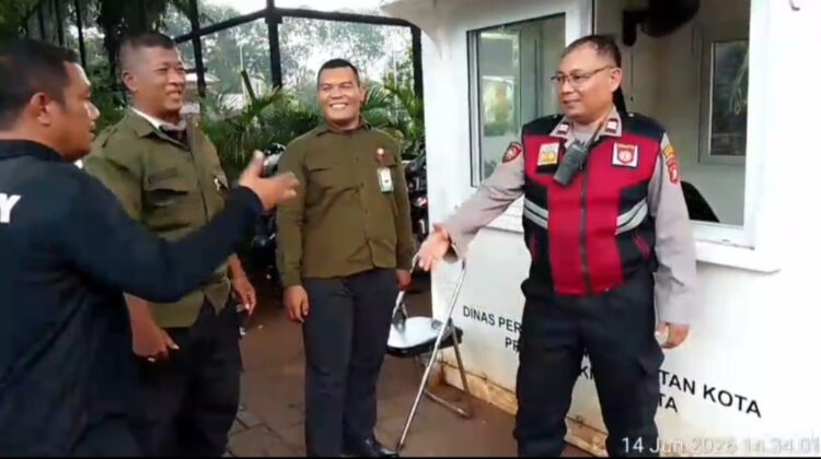 Patroli Jalan Kaki Unit Samapta” Perkuat Keamanan di Kawasan Lapangan Banteng