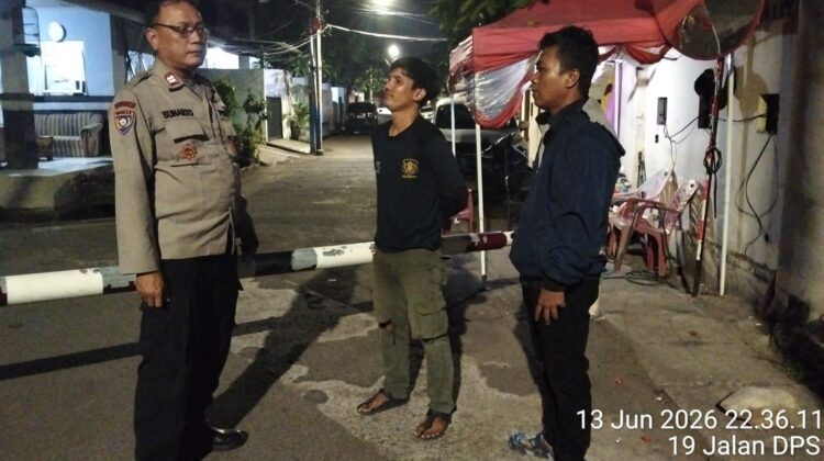 Bhabinkamtibmas Johar Baru Sambang Poskamling RT 13/RW 06, Ajak Warga Tingkatkan Kewaspadaan Kamtibmas