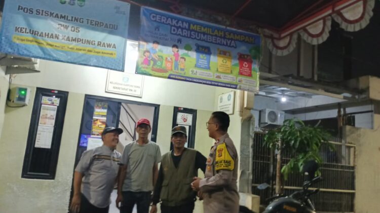 Ronda Malam Bersama Warga, Polisi Perkuat Benteng Keamanan Kampung Rawa