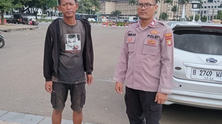 Unit Patroli Polsek Metro Gambir Hadir di Sekitar Monas Gambir Antisipasi Kejahatan Jalanan