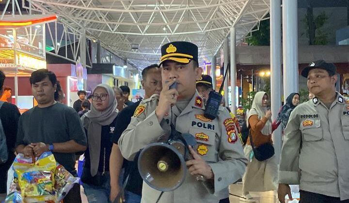 Cegah Aksi Copet, Kapolsek Kemayoran Turun Langsung Beri Imbauan kepada Pengunjung Jakarta Fair 2026