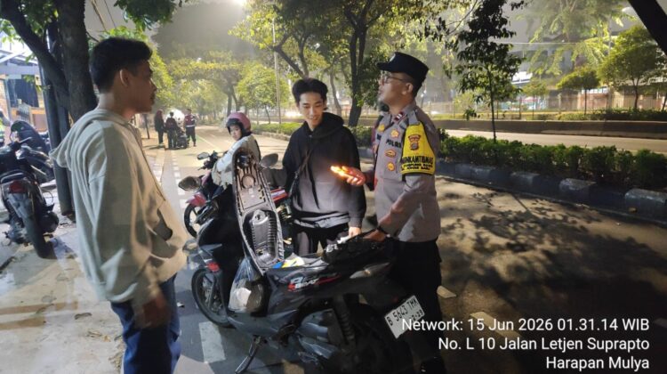 Saat Warga Terlelap, Polisi Menyisir Jalanan: Operasi Cipta Kondisi Jaga Johar Baru Tetap Aman