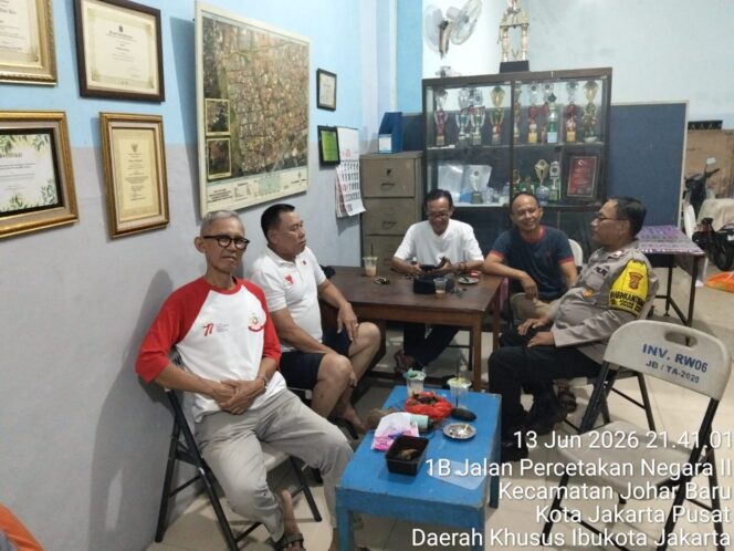 
					Sinergi Warga dan Polisi Perkuat Benteng Kamtibmas, Bhabinkamtibmas Johar Baru Turun Langsung Serap Aspirasi Warga RW 06