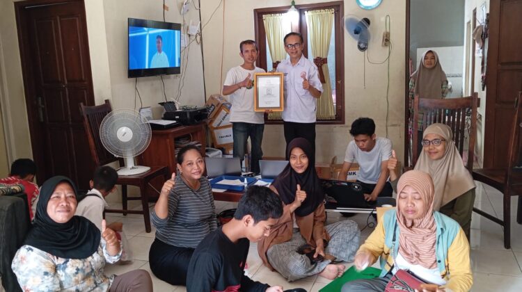 Tiga Tahun Konsisten Layani Masyarakat, Dani Hendro Pradiatmoko Raih Penghargaan dari GPIB