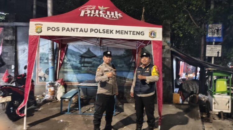 Perkuat Kamtibmas, Bhabinkamtibmas Gondangdia dan Warga Awasi Perbatasan Kalipasir